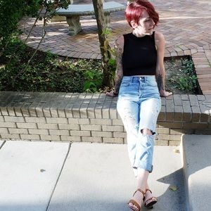 Meet your Posher, April